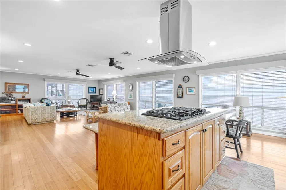 100 Bayshore Drive Ingleside on the Bay, TX 78362