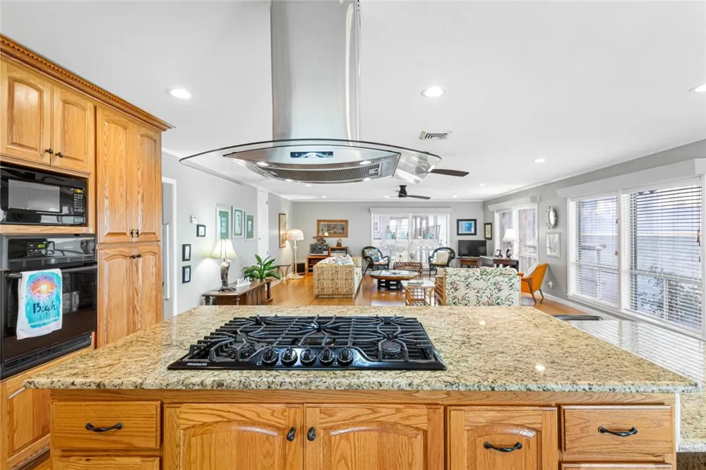 100 Bayshore Drive Ingleside on the Bay, TX 78362
