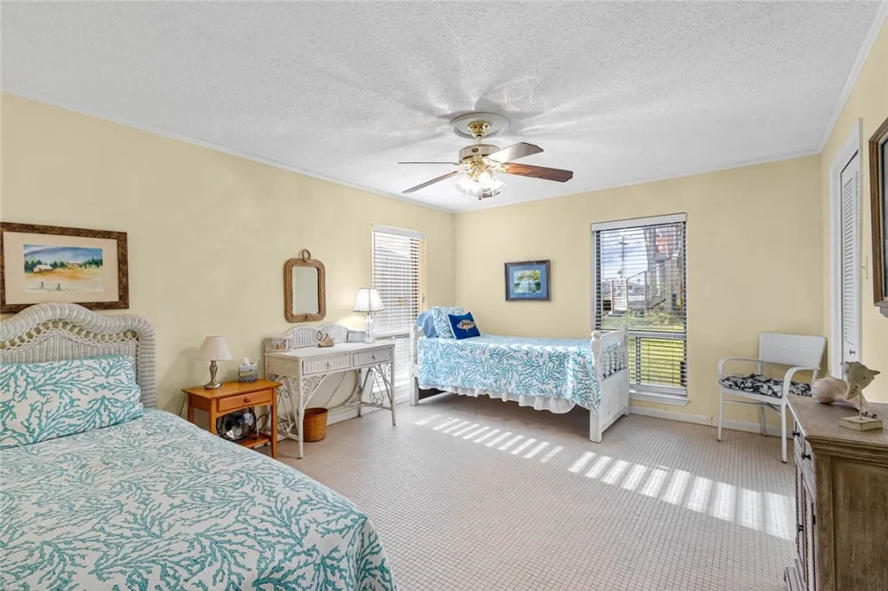 100 Bayshore Drive Ingleside on the Bay, TX 78362