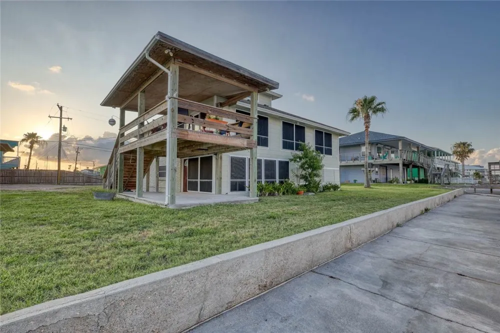 100 Bayshore Drive Ingleside on the Bay, TX 78362