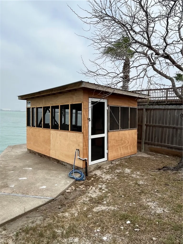 100 Bayshore Drive Ingleside on the Bay, TX 78362