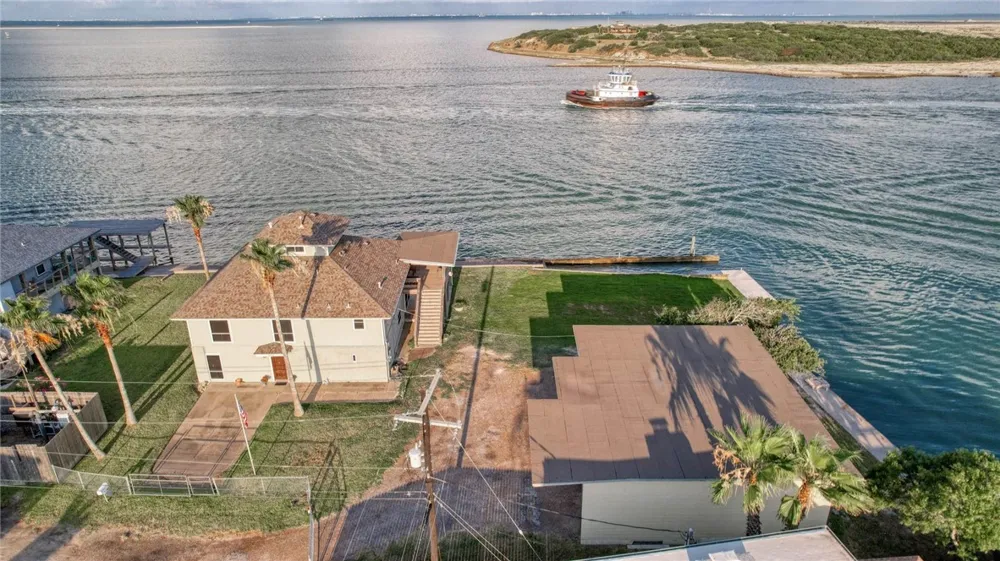 100 Bayshore Drive Ingleside on the Bay, TX 78362