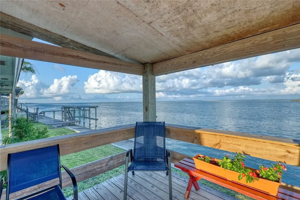 100 Bayshore Drive Ingleside on the Bay, TX 78362