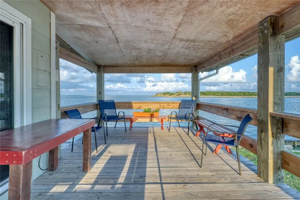 100 Bayshore Drive Ingleside on the Bay, TX 78362