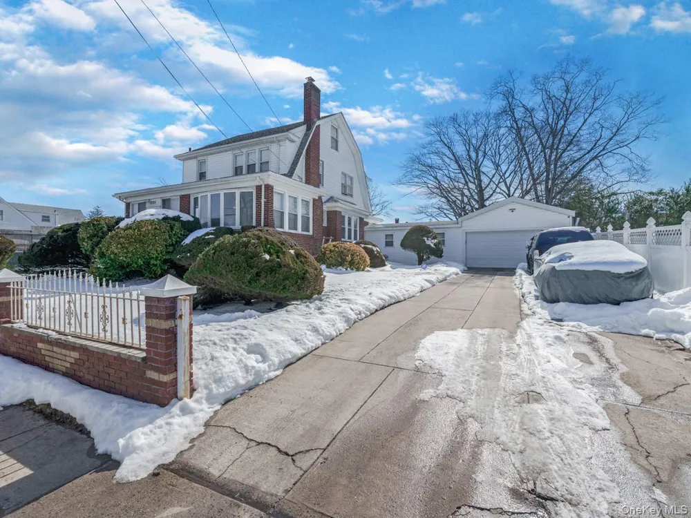 2721 Coldspring Road Far Rockaway, NY 11691