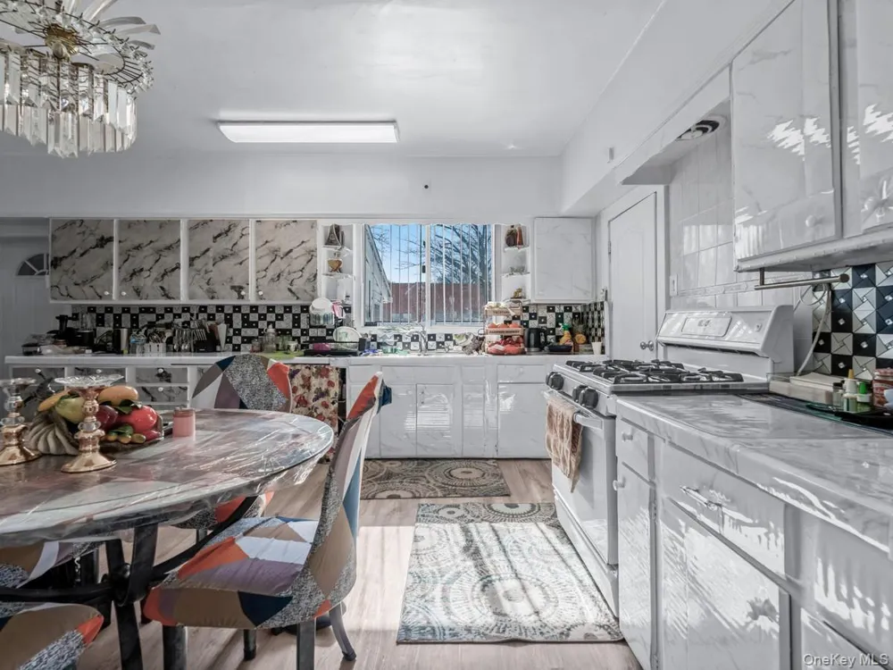 2721 Coldspring Road Far Rockaway, NY 11691
