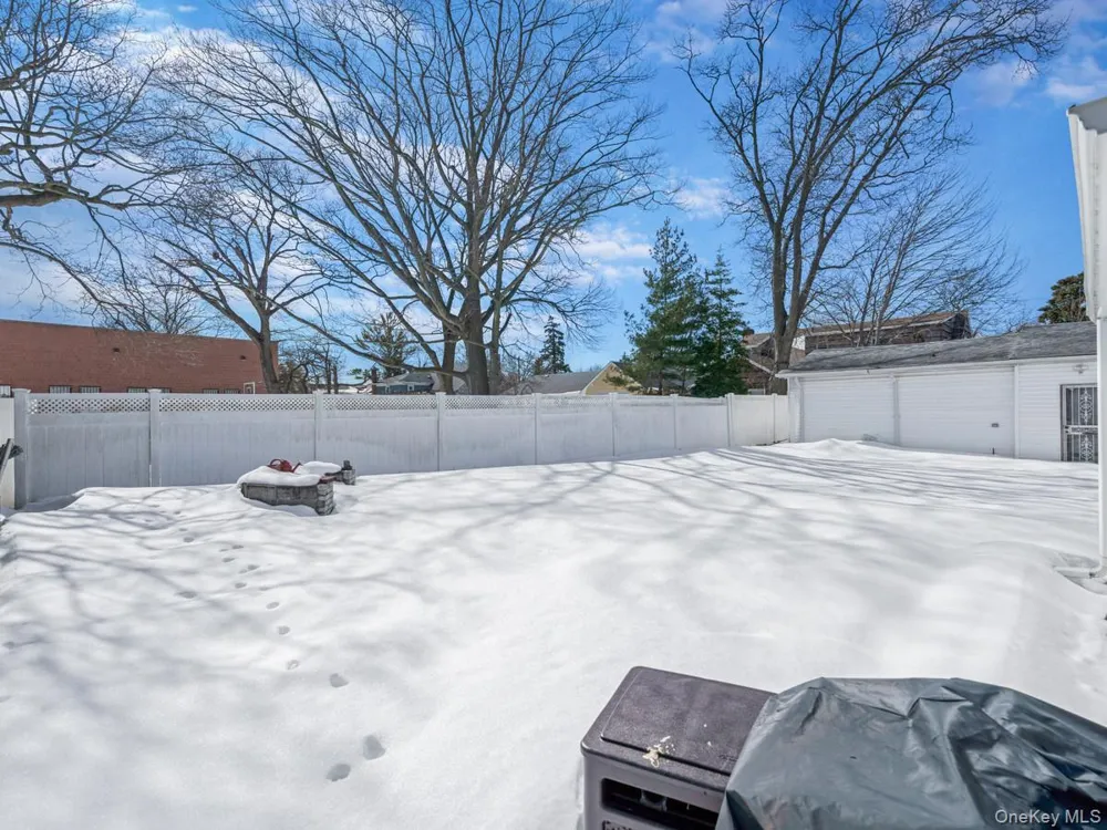 2721 Coldspring Road Far Rockaway, NY 11691