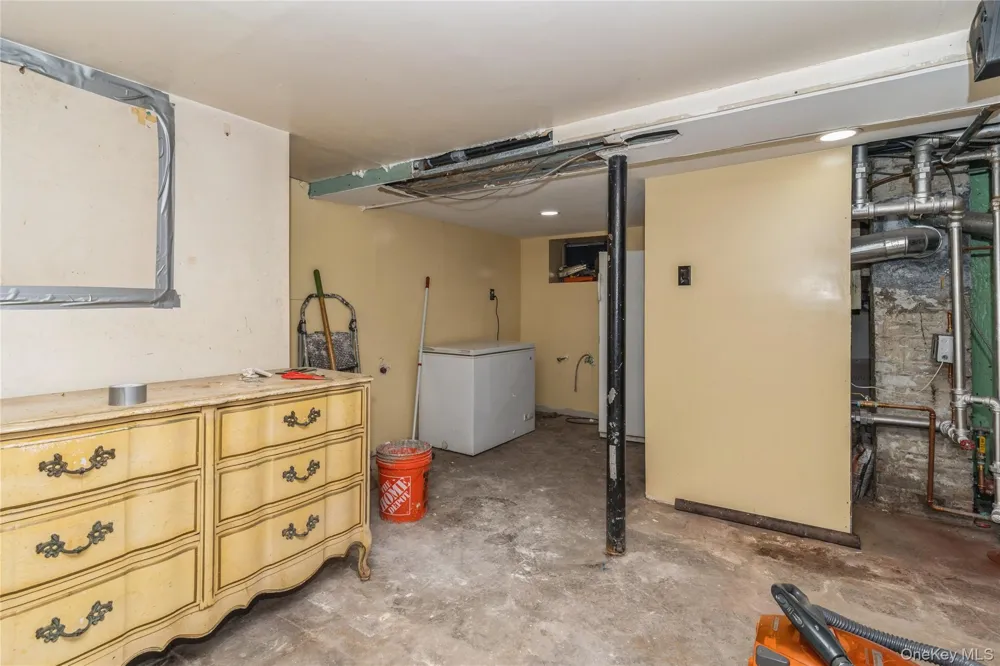 182-26 143rd Avenue Springfield Gardens, NY 11413