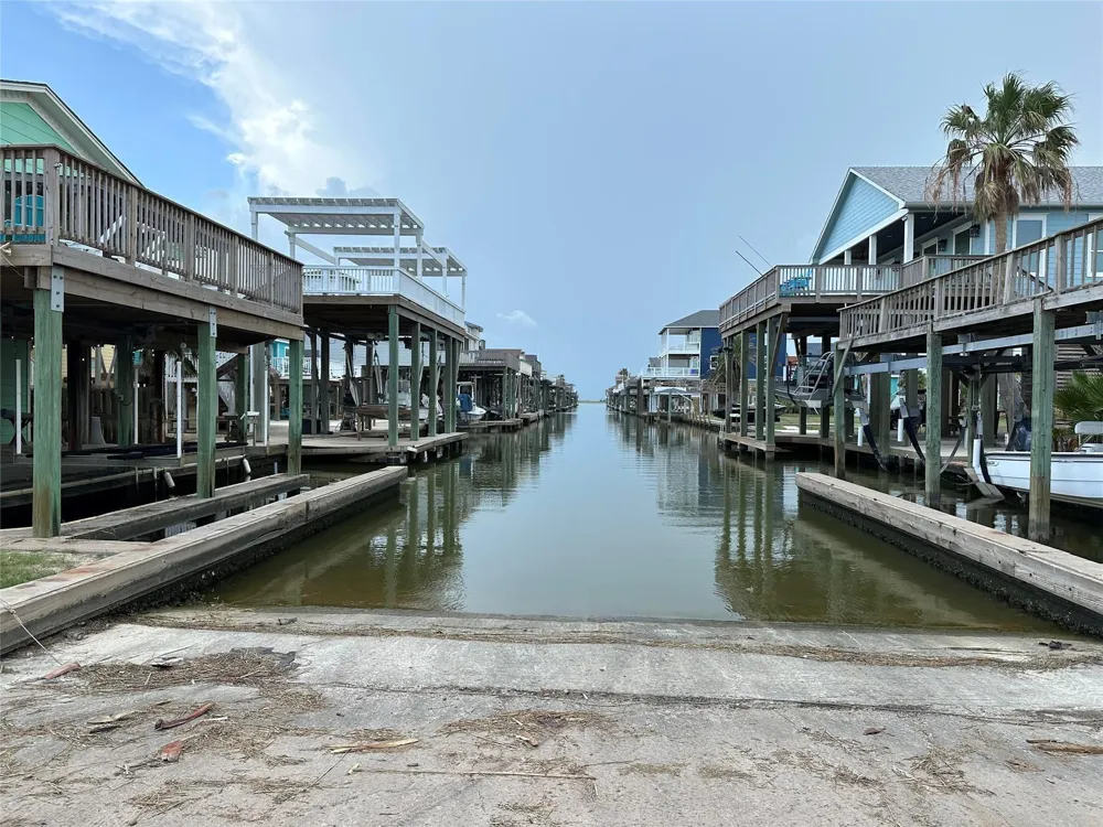 Fathom Dr Freeport, TX 77541