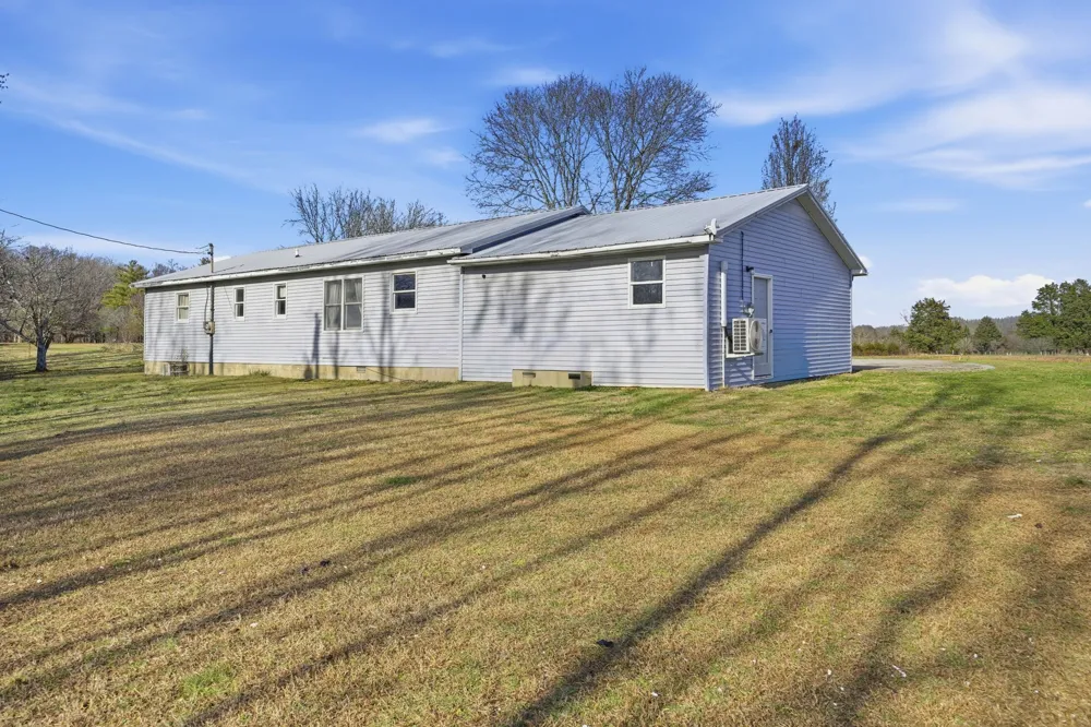 105 Farris Creek Bridge Rd Belvidere, TN 37306