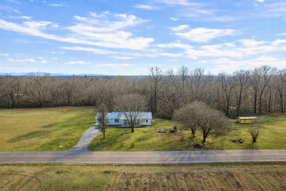 105 Farris Creek Bridge Rd Belvidere, TN 37306