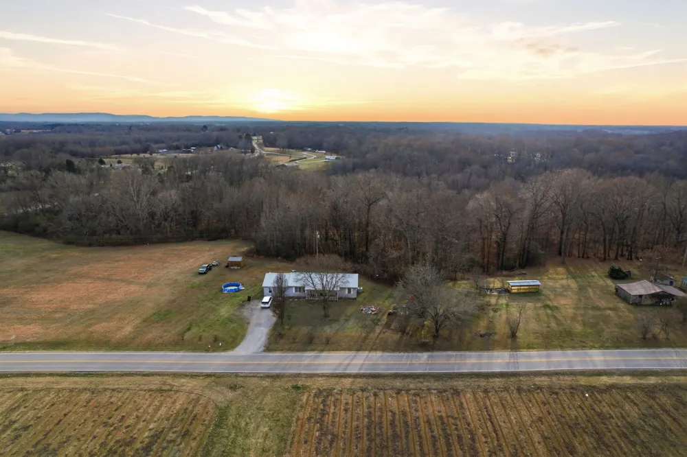105 Farris Creek Bridge Rd Belvidere, TN 37306