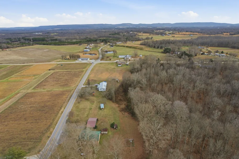 105 Farris Creek Bridge Rd Belvidere, TN 37306