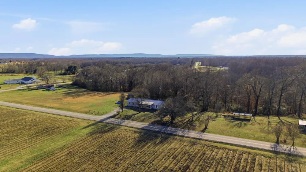 105 Farris Creek Bridge Rd Belvidere, TN 37306