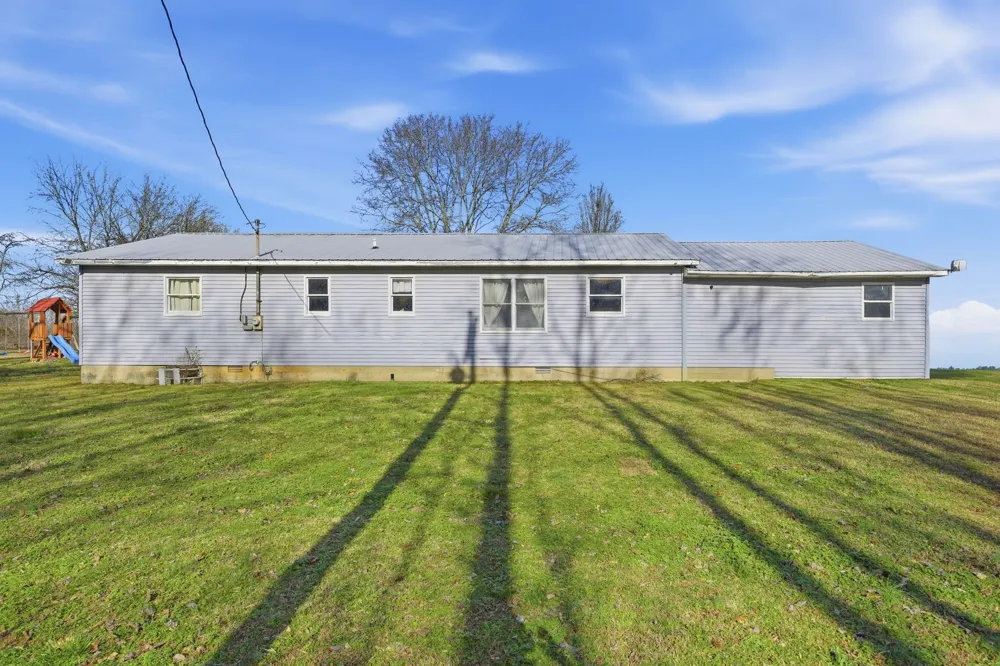 105 Farris Creek Bridge Rd Belvidere, TN 37306