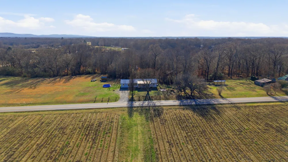 105 Farris Creek Bridge Rd Belvidere, TN 37306
