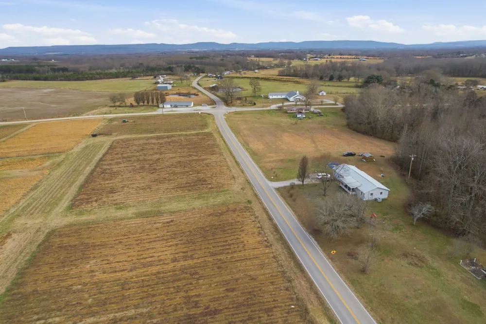 105 Farris Creek Bridge Rd Belvidere, TN 37306