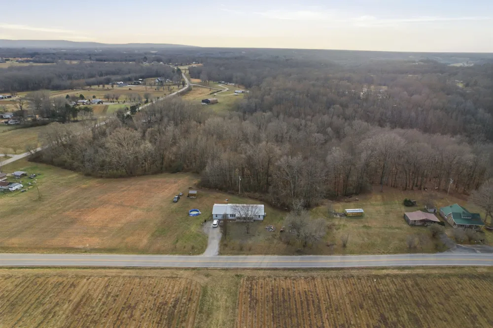 105 Farris Creek Bridge Rd Belvidere, TN 37306
