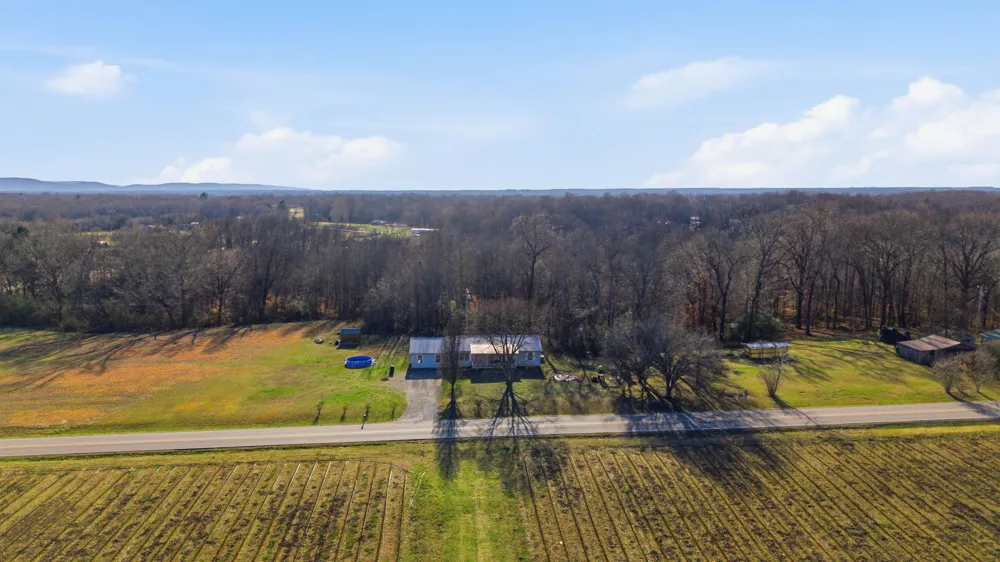 105 Farris Creek Bridge Rd Belvidere, TN 37306