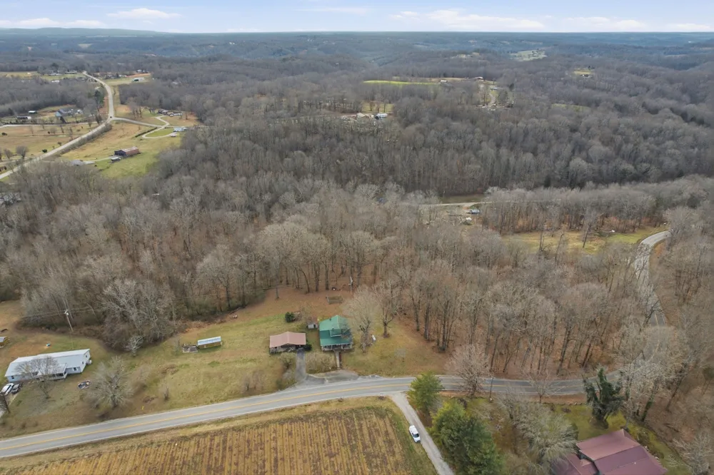 105 Farris Creek Bridge Rd Belvidere, TN 37306