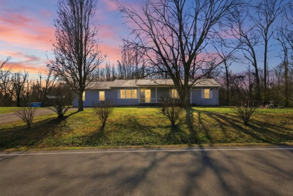 105 Farris Creek Bridge Rd Belvidere, TN 37306