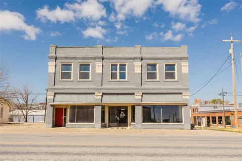 200 W 8th Street