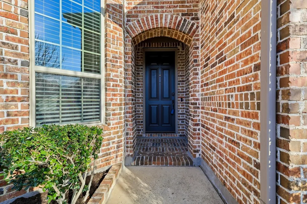 1008 W Bluff Way Roanoke, TX 76262