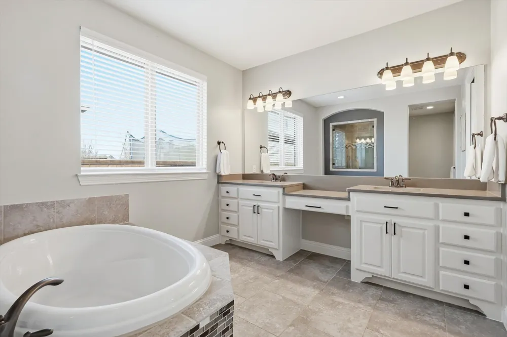 1008 W Bluff Way Roanoke, TX 76262
