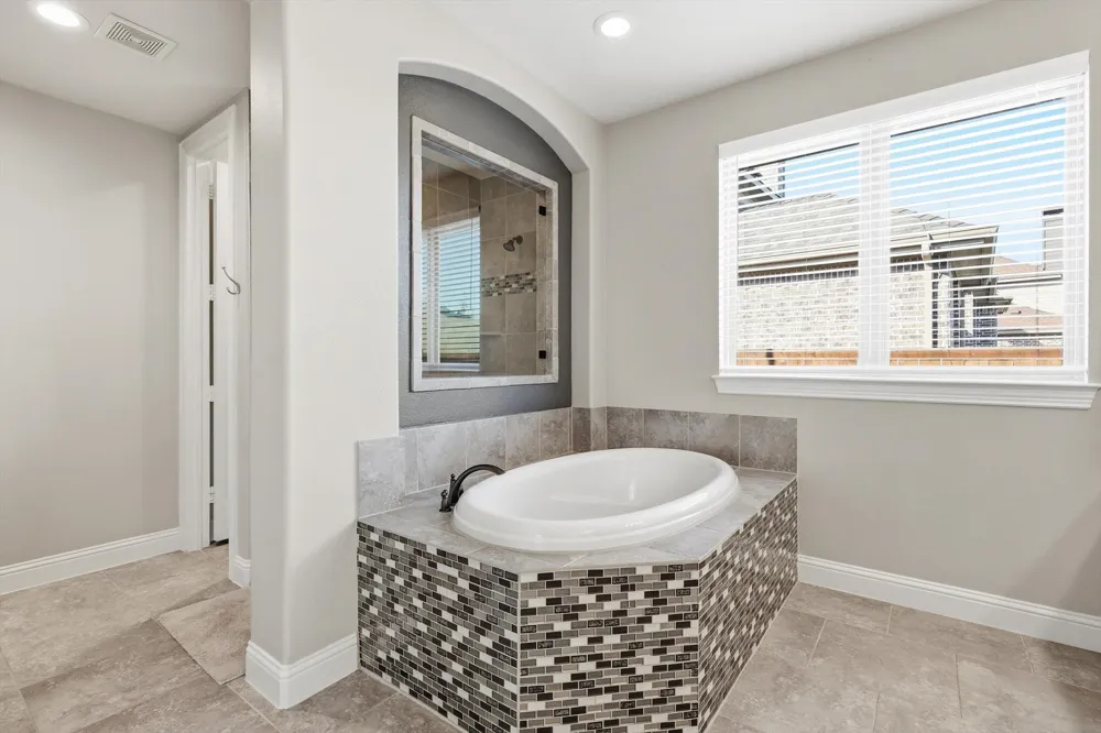 1008 W Bluff Way Roanoke, TX 76262