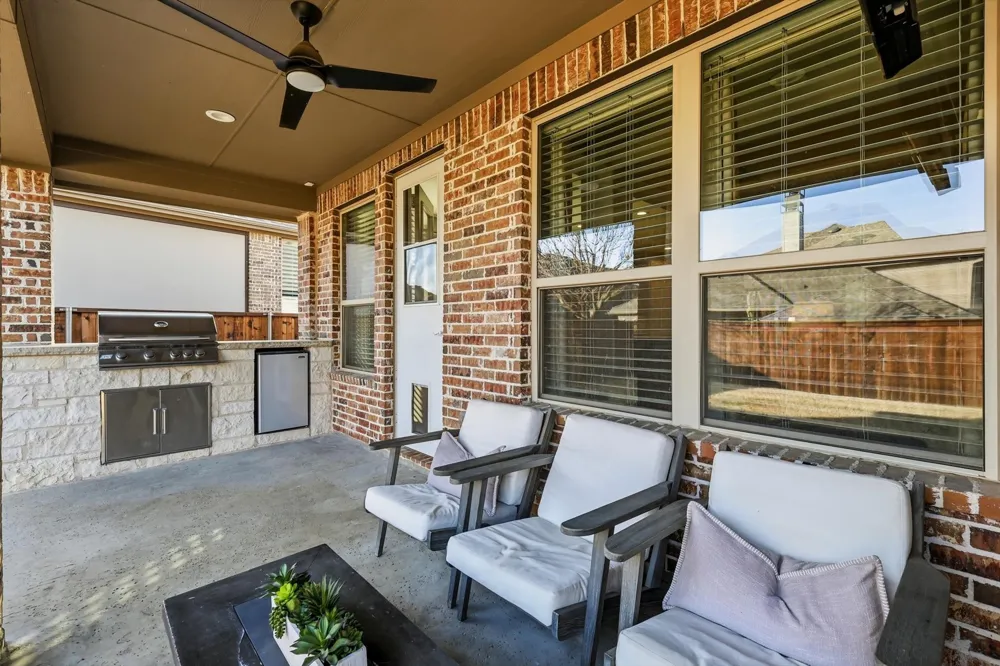 1008 W Bluff Way Roanoke, TX 76262