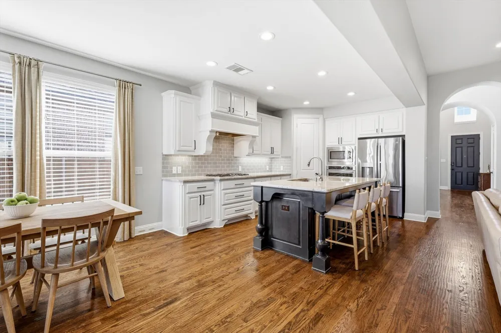 1008 W Bluff Way Roanoke, TX 76262