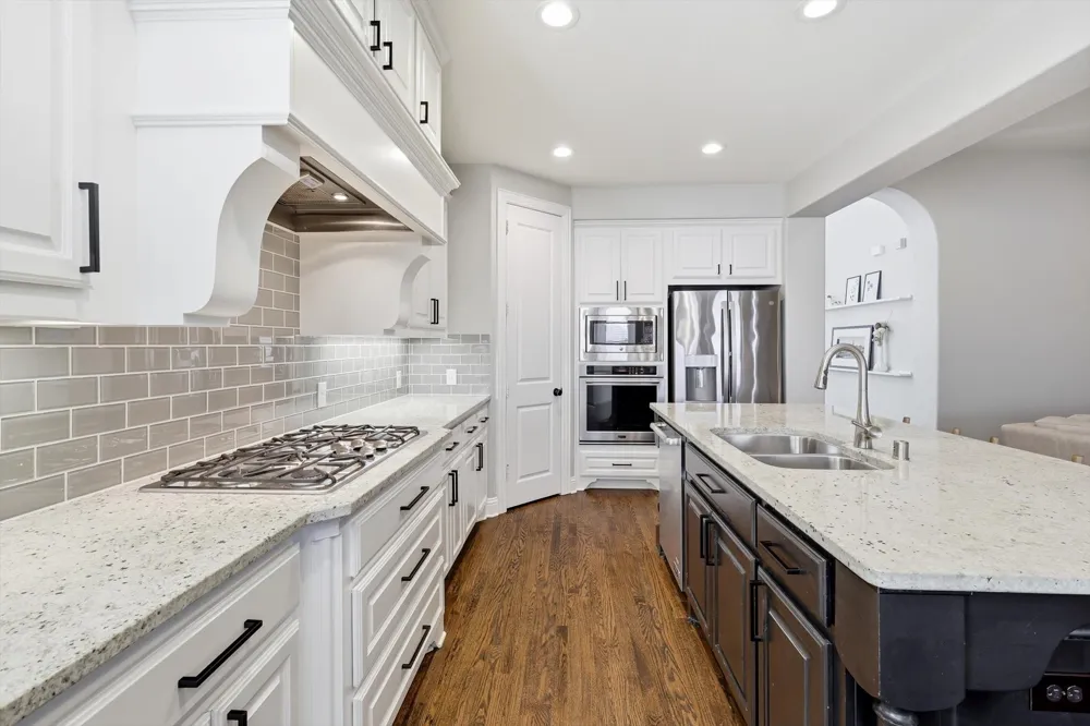 1008 W Bluff Way Roanoke, TX 76262