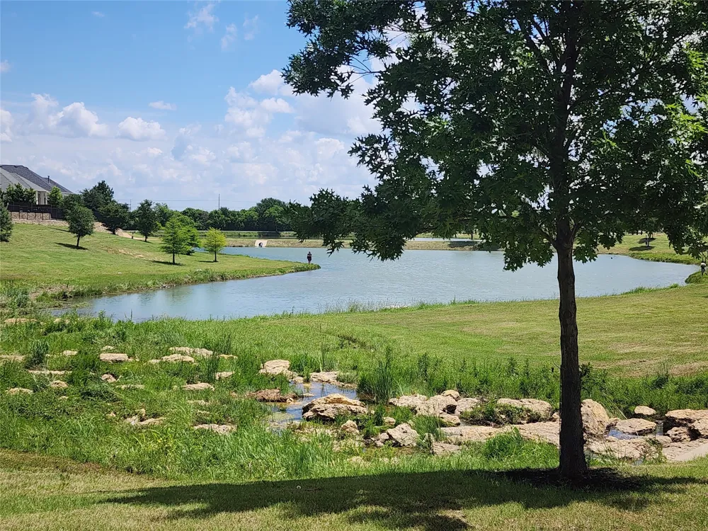 1008 W Bluff Way Roanoke, TX 76262