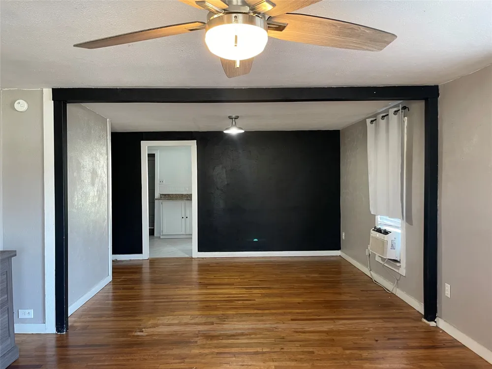 110 S Hubbard Street Alvord, TX 76225