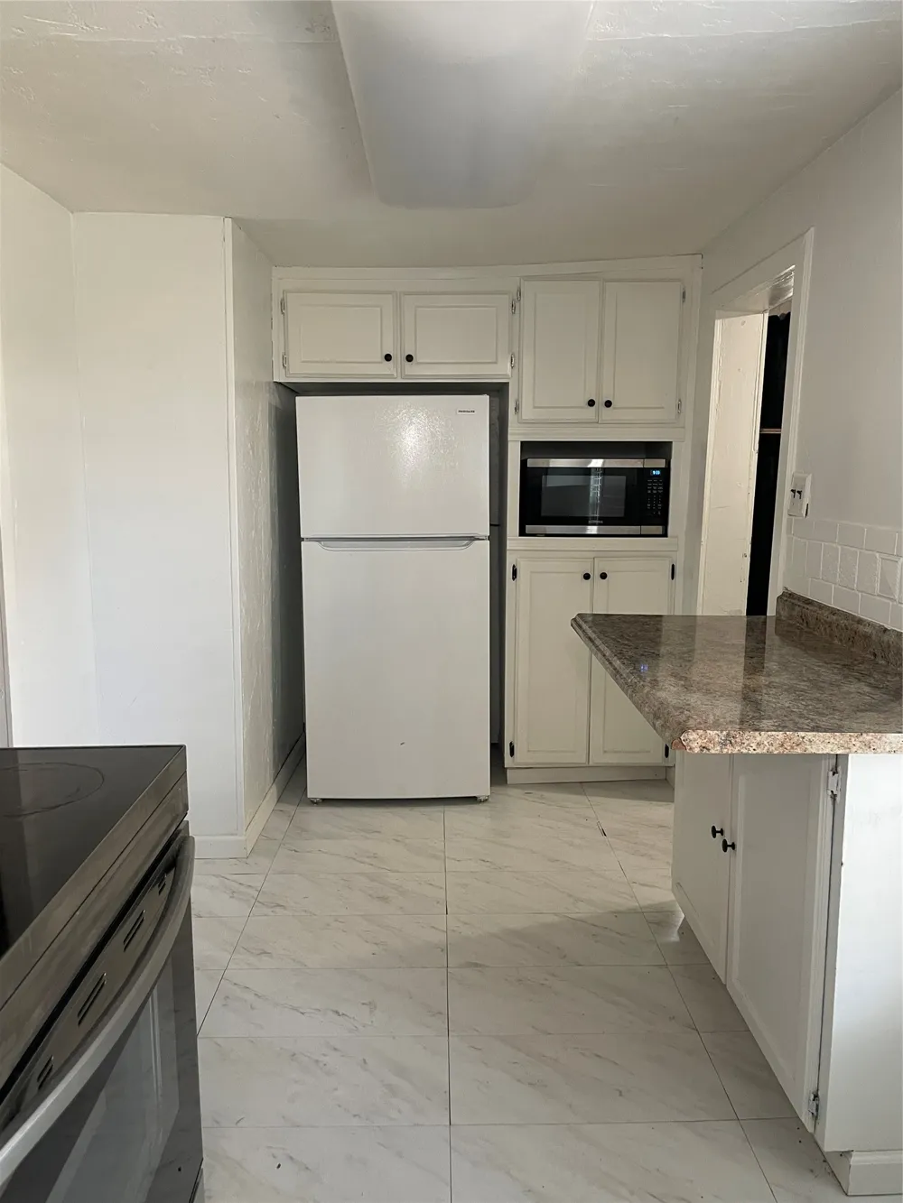 110 S Hubbard Street Alvord, TX 76225