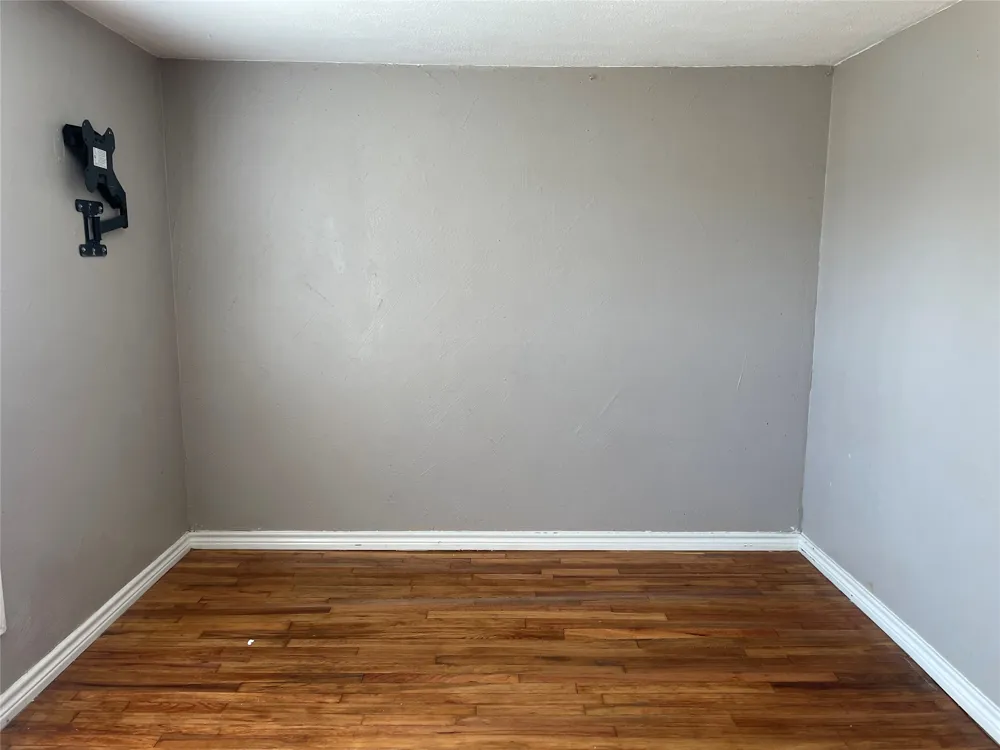 110 S Hubbard Street Alvord, TX 76225