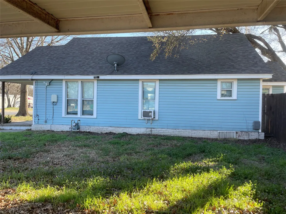 110 S Hubbard Street Alvord, TX 76225