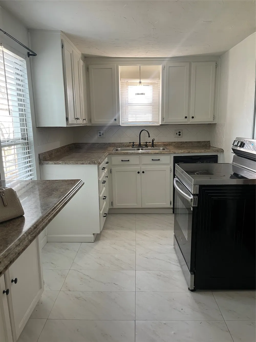 110 S Hubbard Street Alvord, TX 76225