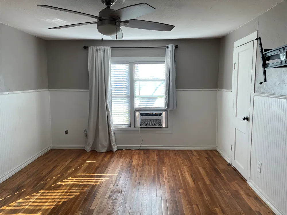 110 S Hubbard Street Alvord, TX 76225