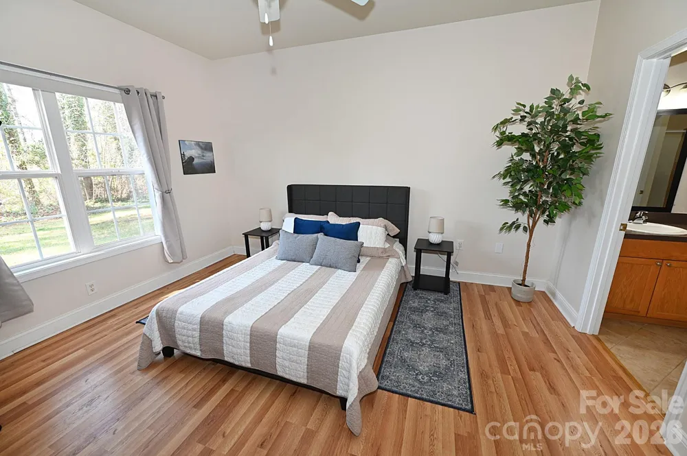1360 21st Avenue NE Hickory, NC 28601