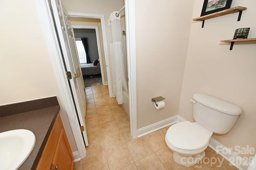 1360 21st Avenue NE Hickory, NC 28601