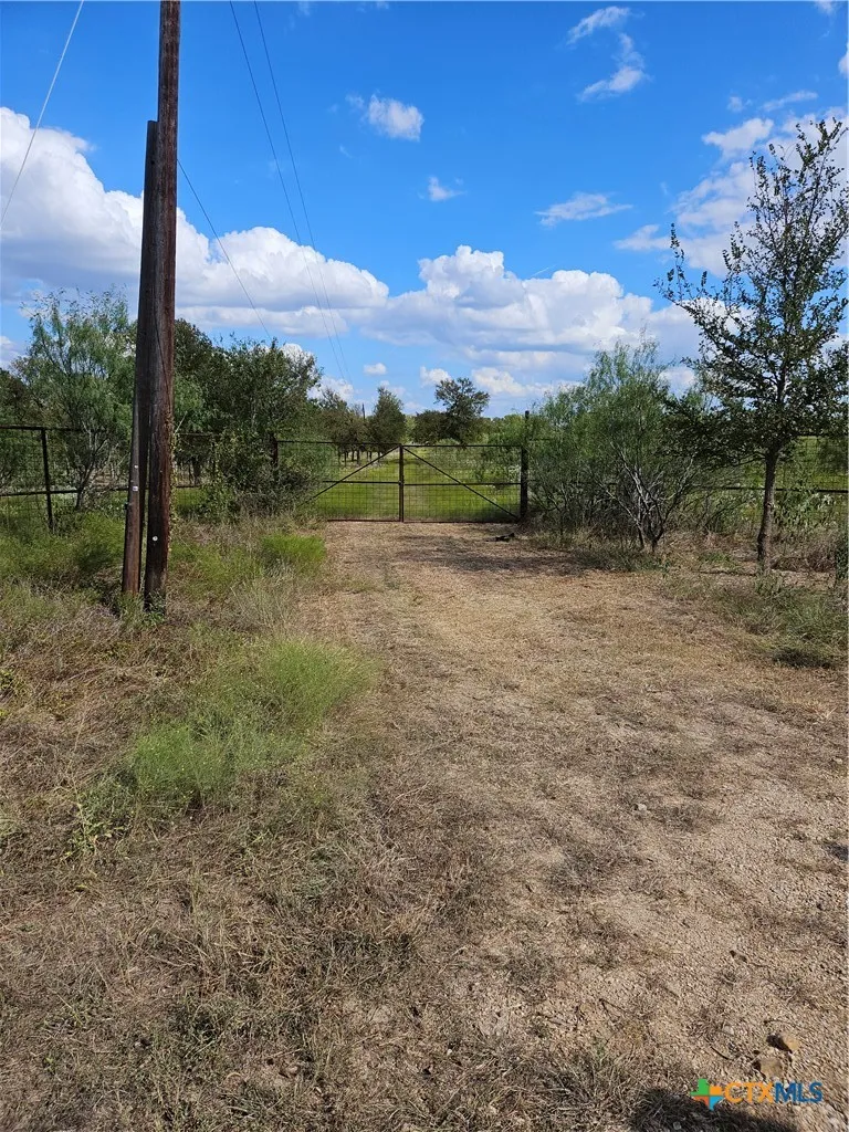 1988 CR 116 Rogers, TX 76569