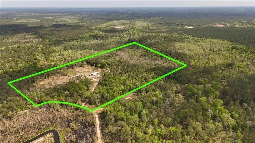 1793 County Road 3132 Buna, TX 77612
