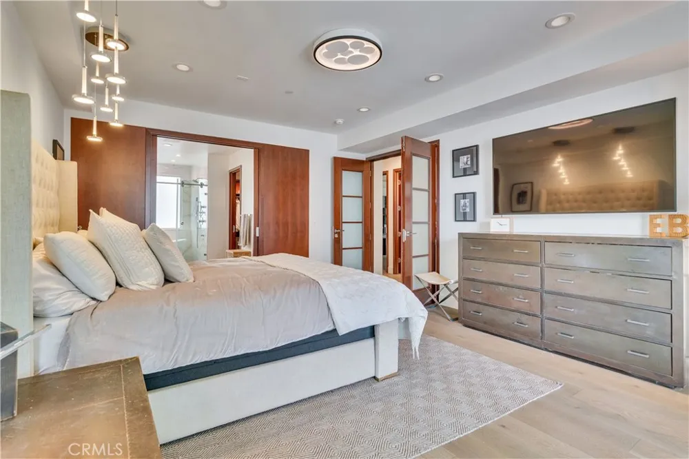 719 1st Place Hermosa Beach, CA 90254