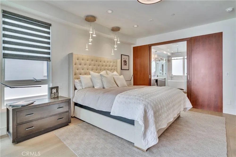 719 1st Place Hermosa Beach, CA 90254
