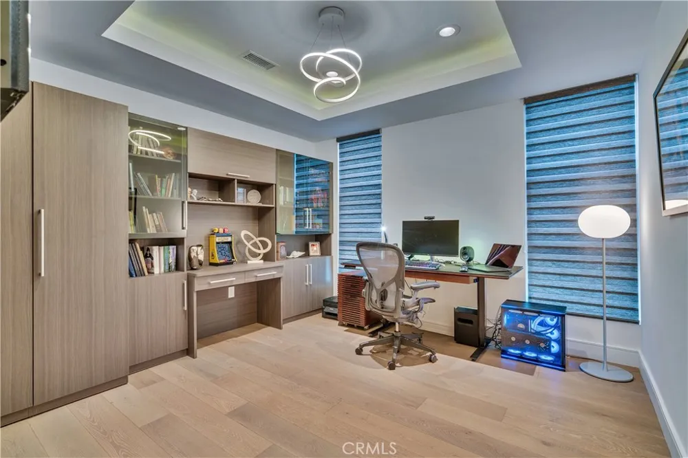 719 1st Place Hermosa Beach, CA 90254