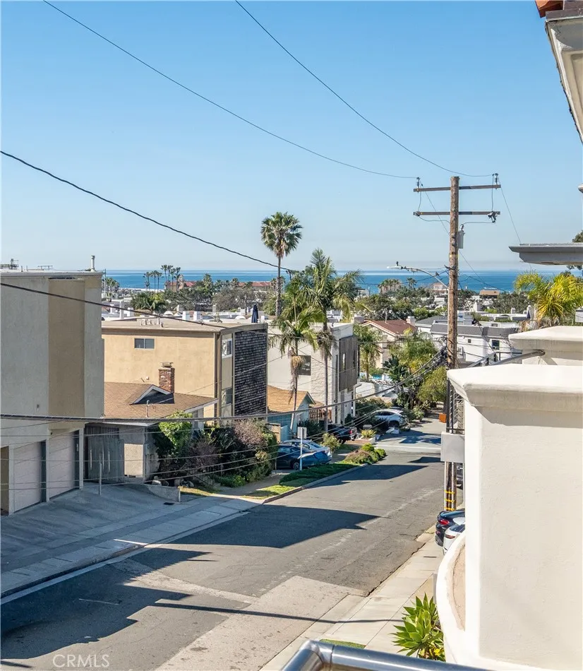 719 1st Place Hermosa Beach, CA 90254