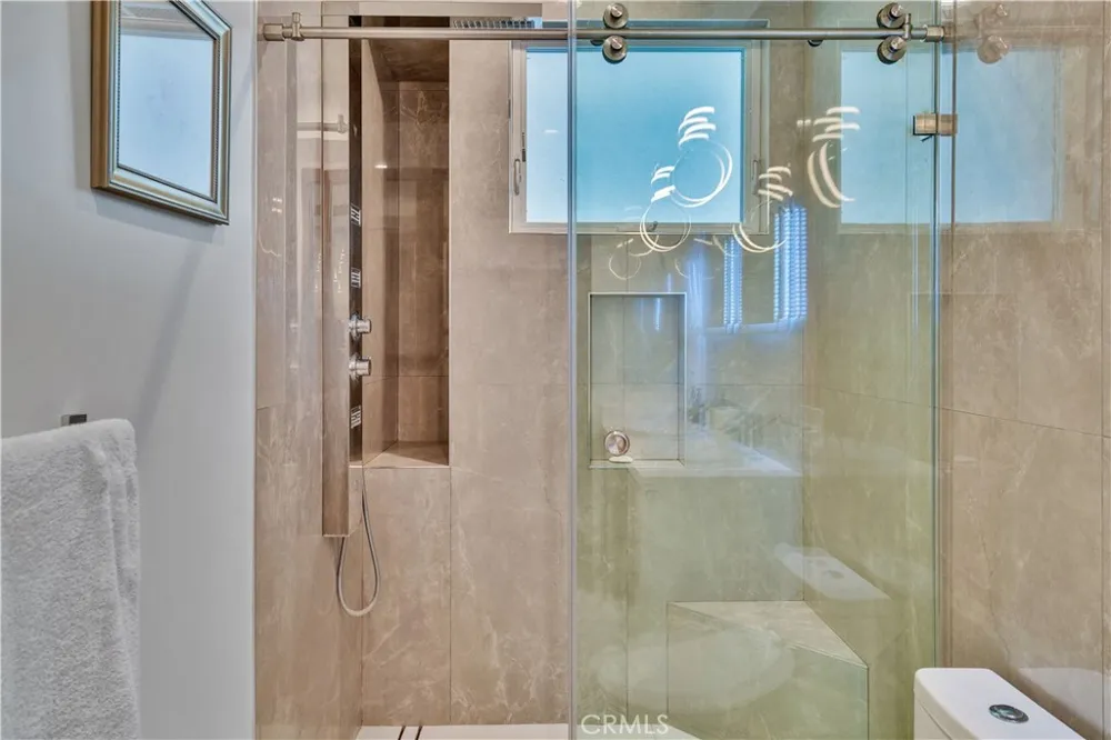 719 1st Place Hermosa Beach, CA 90254