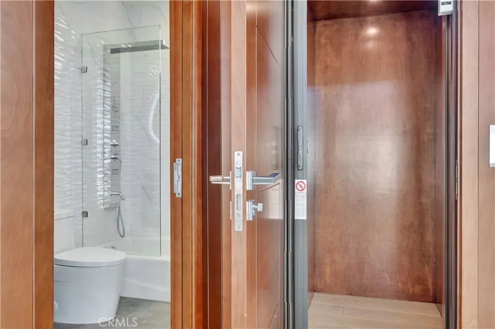 719 1st Place Hermosa Beach, CA 90254
