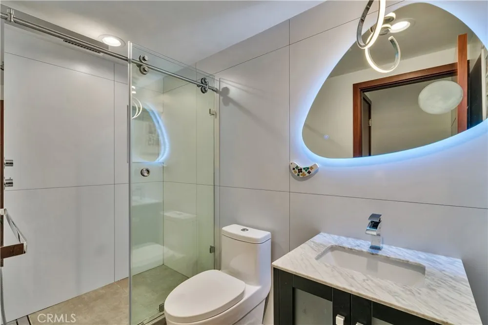 719 1st Place Hermosa Beach, CA 90254